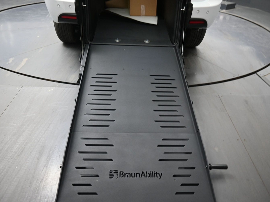 New 2026 Chrysler Voyager LX - BraunAbility Rear Entry Fold Out Manual Ramp