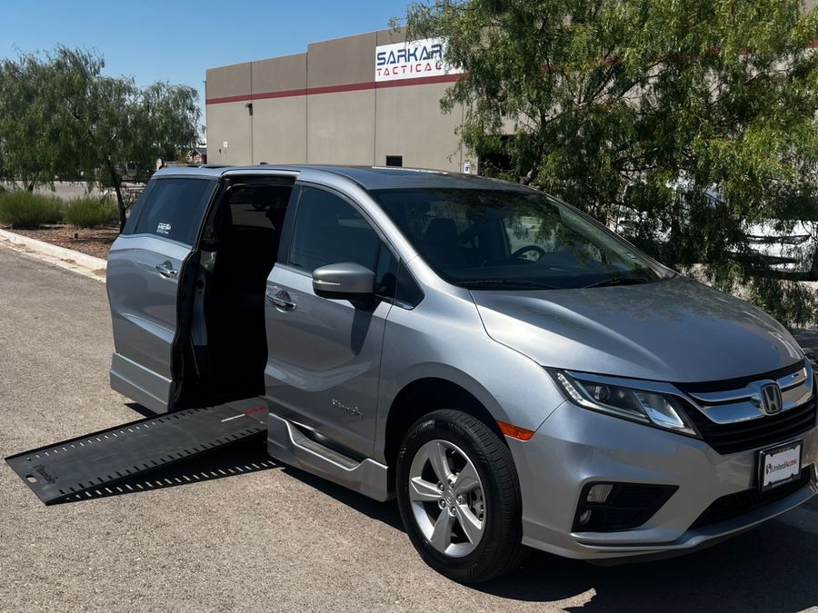 Used 2019 Honda Odyssey EX-L - BraunAbility Side Entry Entry In Floor Automatic Ramp