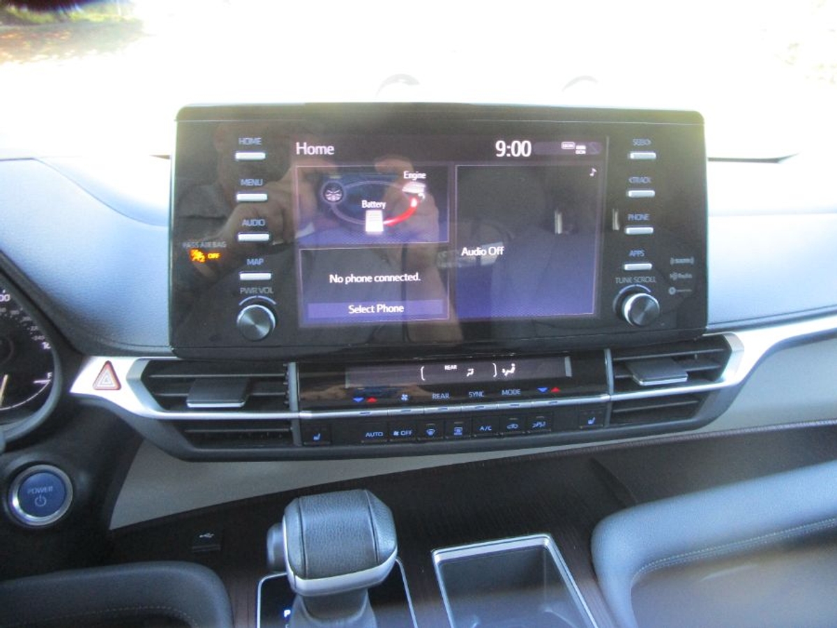 2023 TOYOTA SIENNA - Image 9