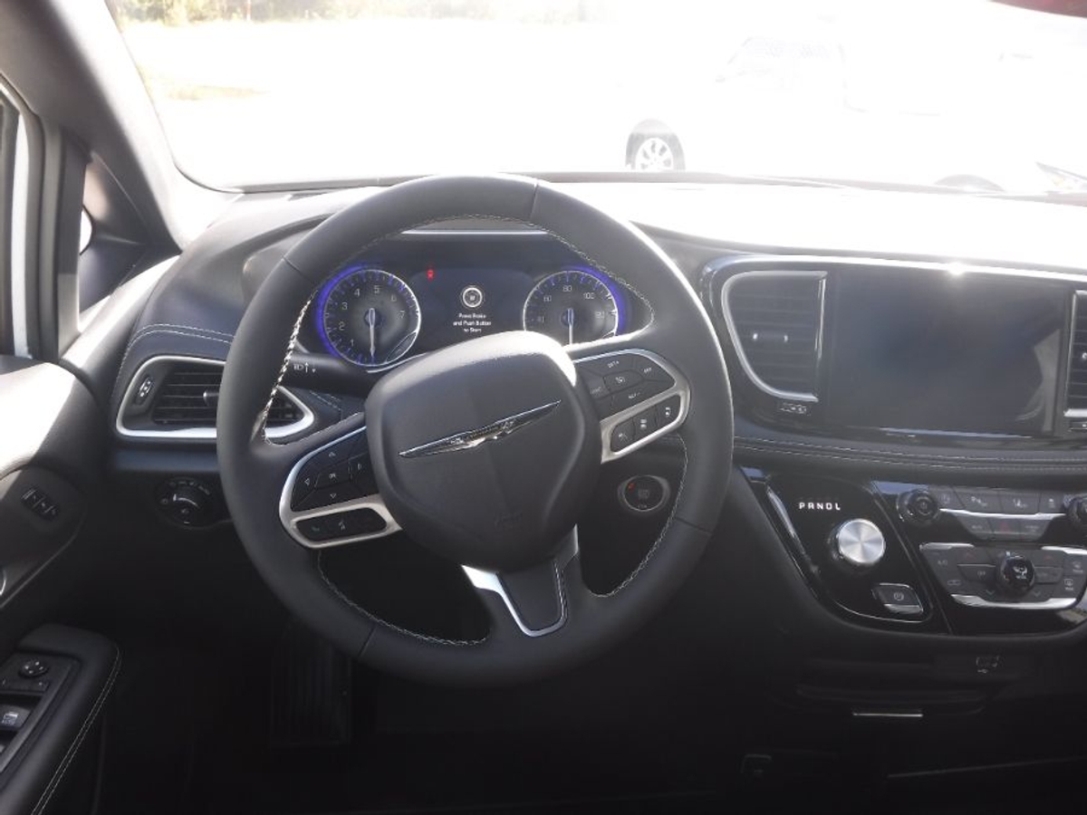 2026 CHRYSLER PACIFICA - Image 11