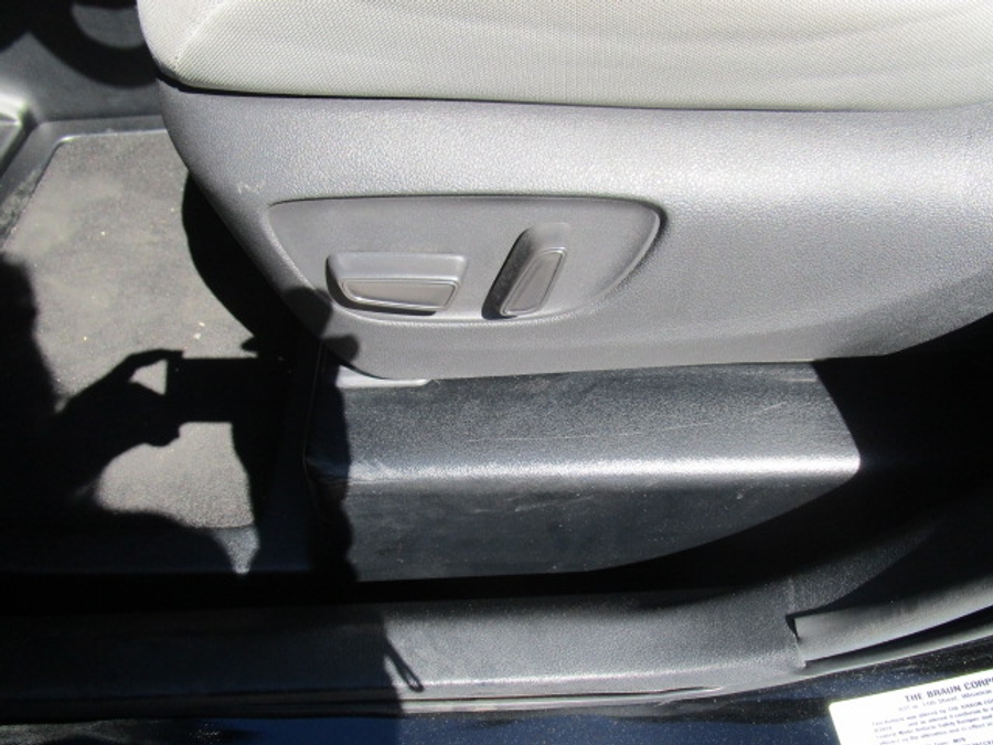 Used 2024 Toyota Sienna Hybrid LE Base - BraunAbility Side Entry Fold Out Automatic Ramp