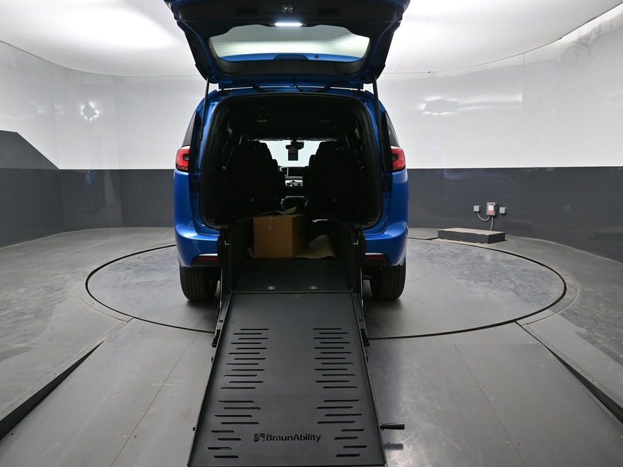 New 2026 Chrysler Pacifica Select Safety - BraunAbility Rear Entry Entry Fold Out Manual Ramp