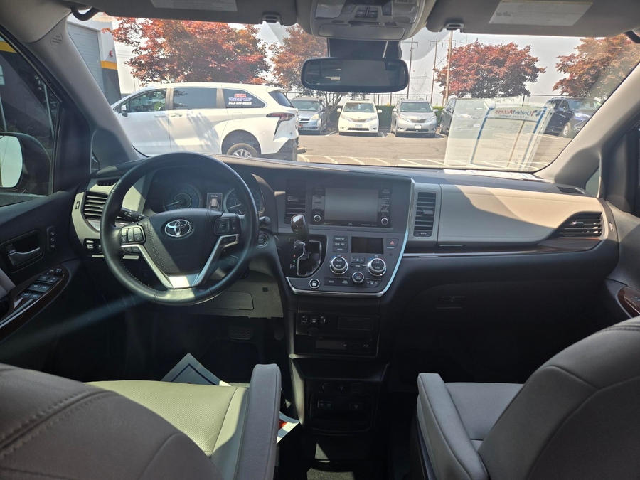 Used 2018 Toyota Sienna Limited Premium - BraunAbility Side Entry In Floor Automatic Ramp