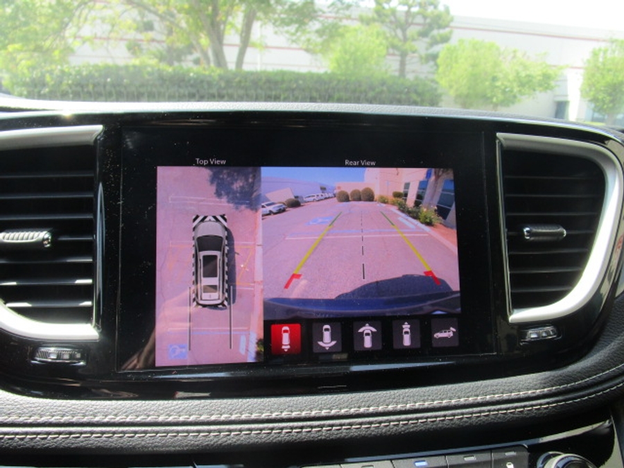 Used 2023 Chrysler Pacifica Touring L - VMI Side Entry Entry In Floor Automatic Ramp