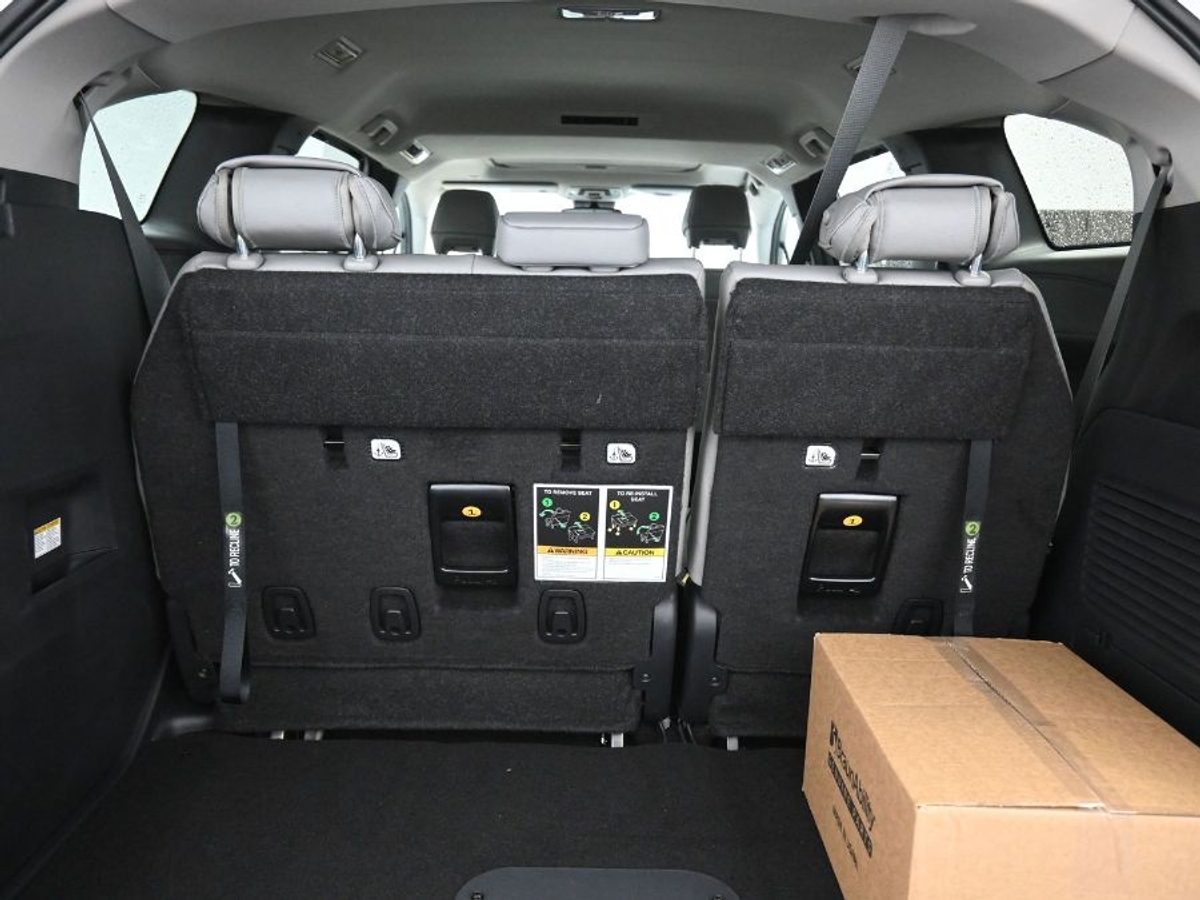 2025 TOYOTA SIENNA - Image 13