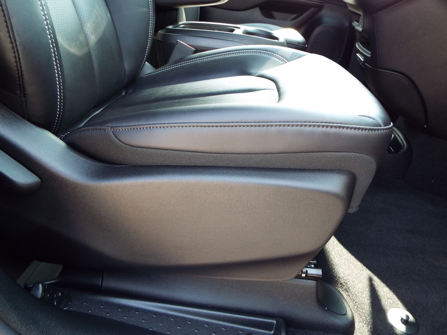 2027 Chrysler Voyager LX - Photo 20