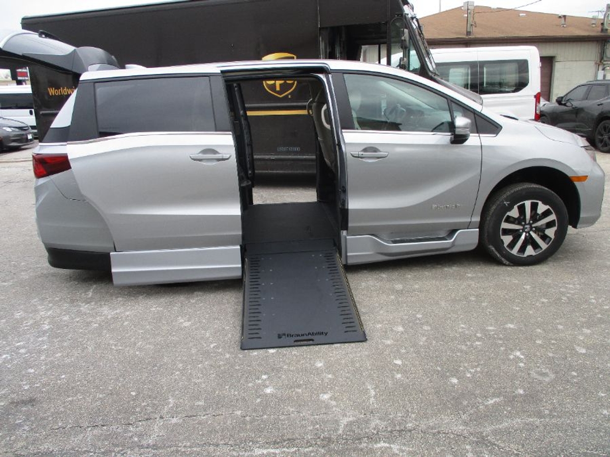 2026 Honda Odyssey EX-L's photo