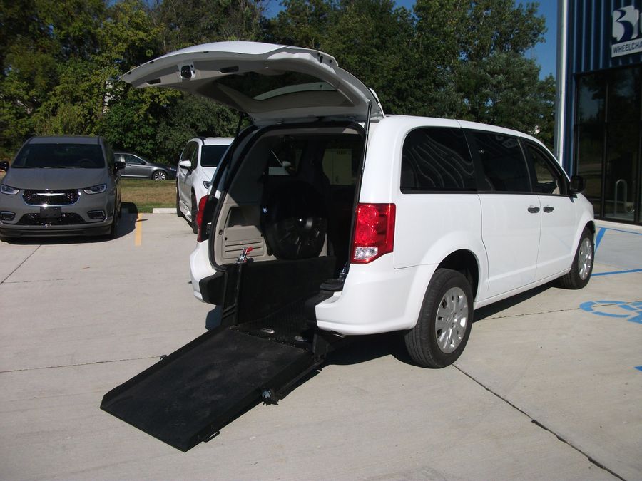 Used 2019 Dodge Grand Caravan SE - International Mobility  Entry  Ramp