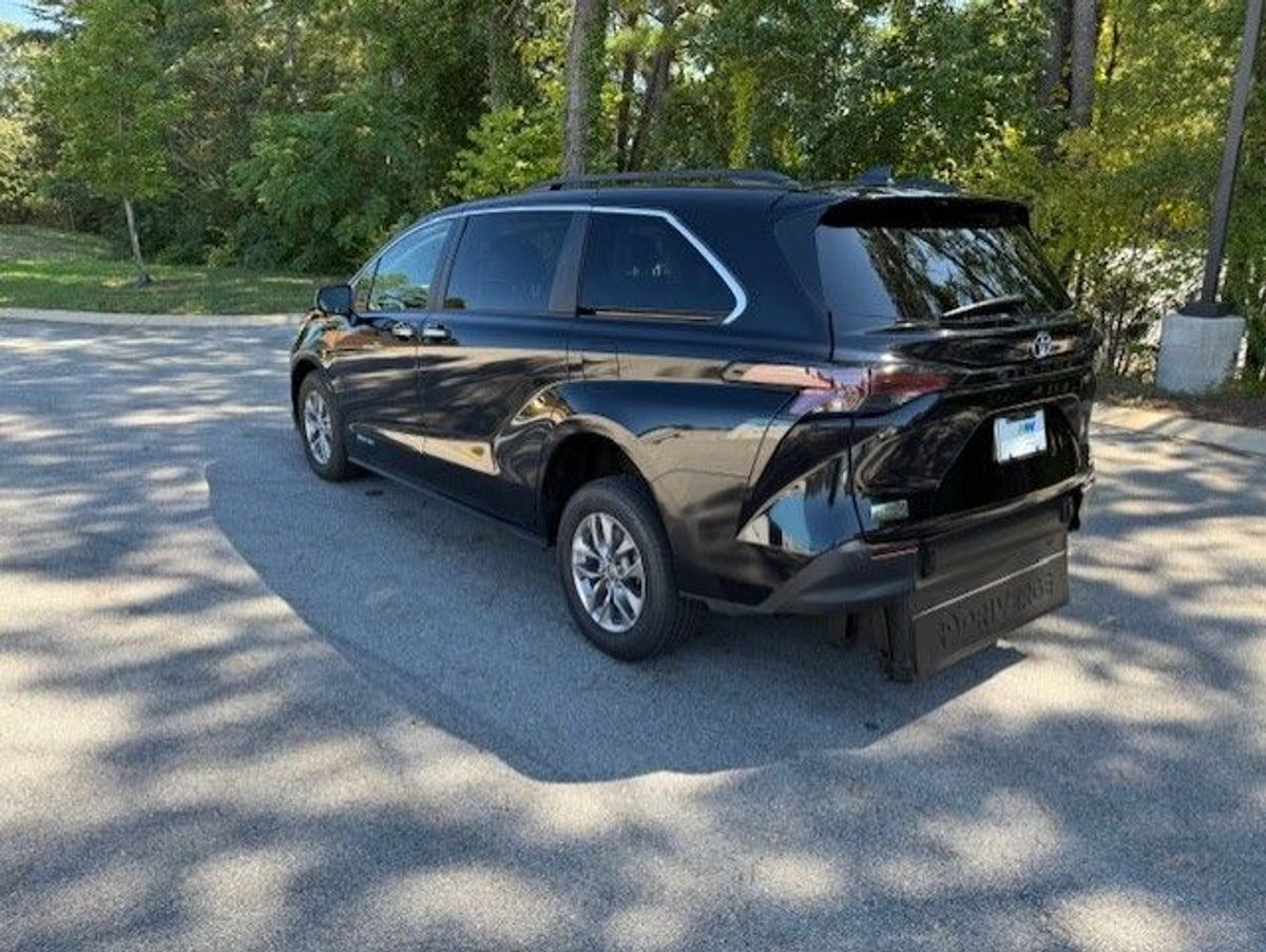 2024 TOYOTA SIENNA - Image 6