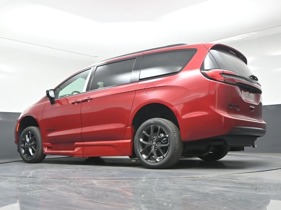 New 2026 Chrysler Pacifica Select Sport - BraunAbility Side Entry Fold Out Automatic Ramp