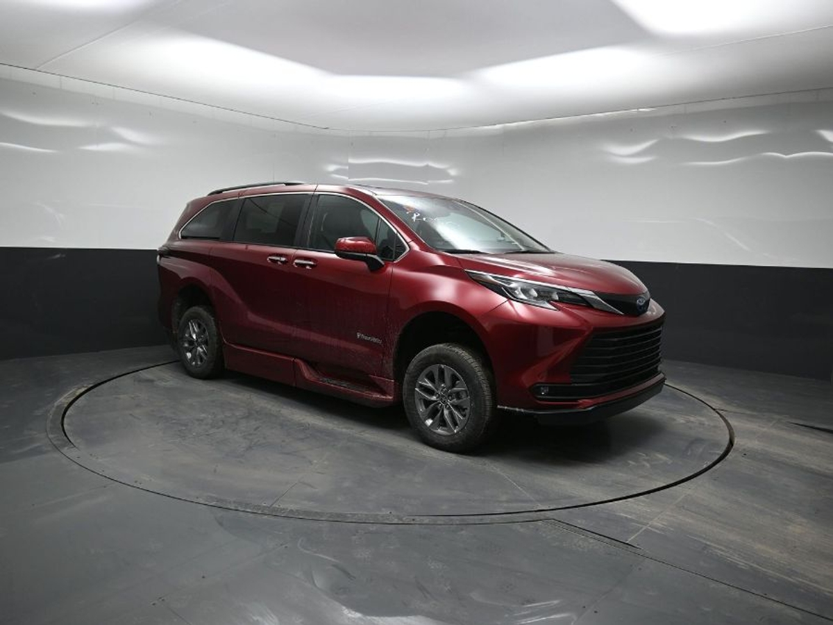 2025 TOYOTA SIENNA - Image 18