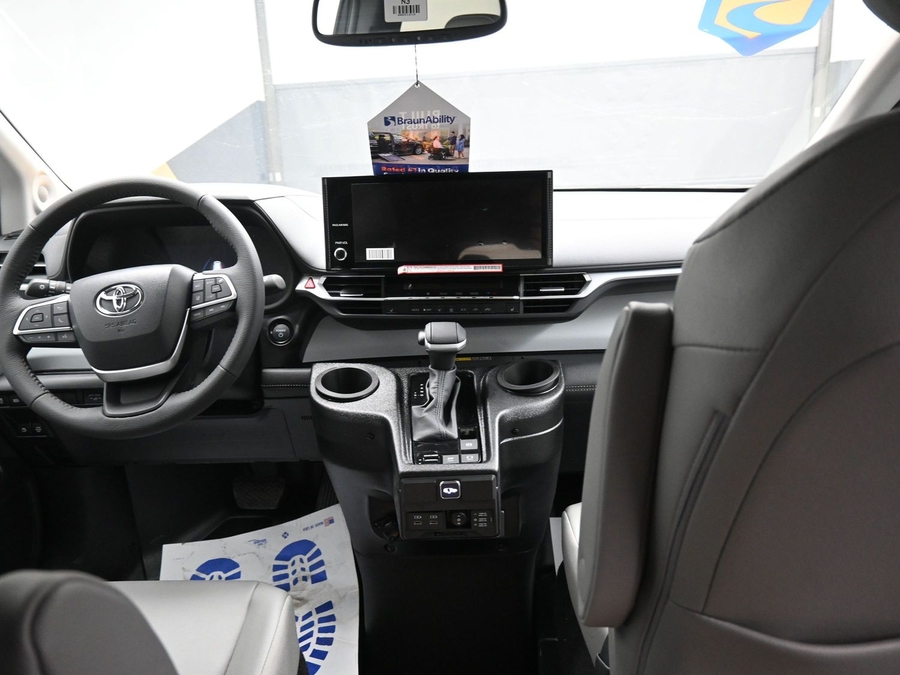 Black Toyota Sienna image number 12