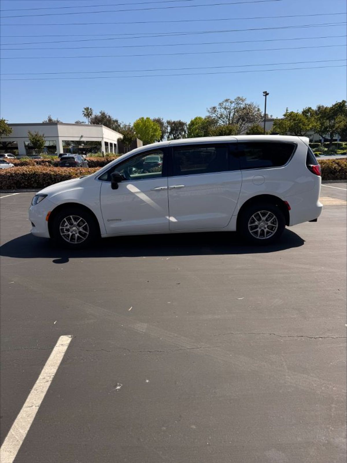 2024 CHRYSLER VOYAGER - Image 5
