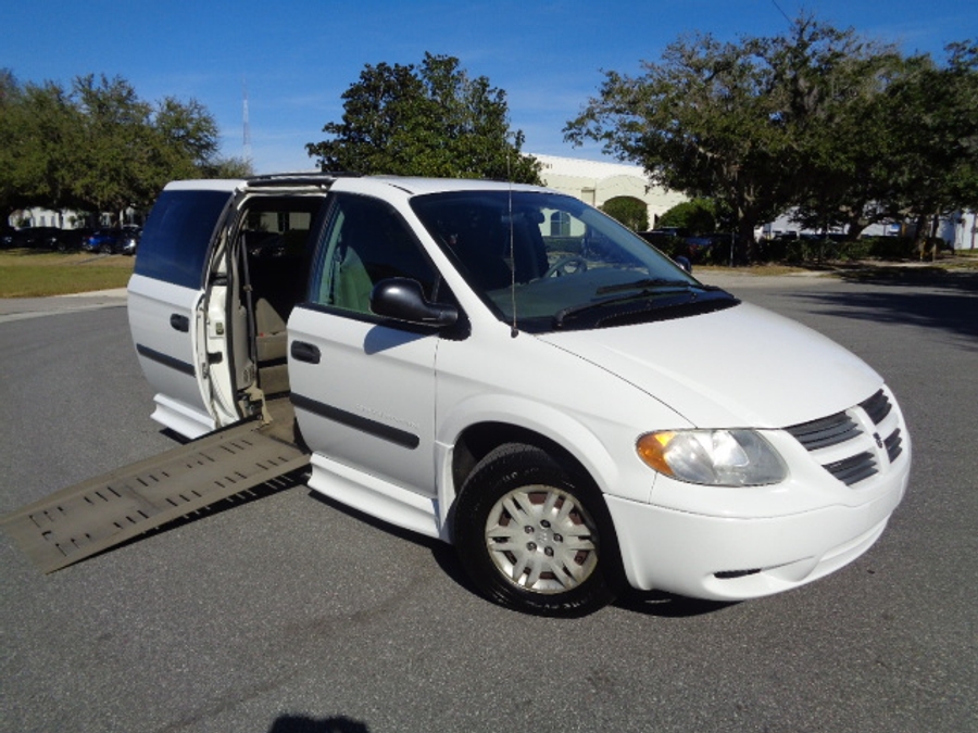 2005 Dodge Grand Caravan SE