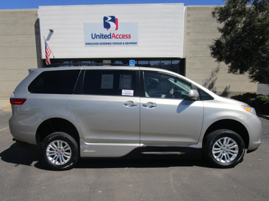 Used 2015 Toyota Sienna XLE - VMI Side Entry Entry In Floor Automatic Ramp