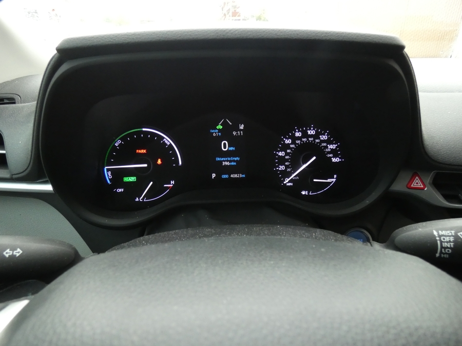 Grey Toyota Sienna image number 1