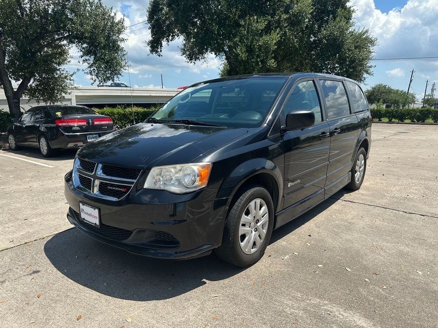 Used 2014 Dodge Grand Caravan American Value Package - BraunAbility Side Entry Entry Fold Out Automatic Ramp