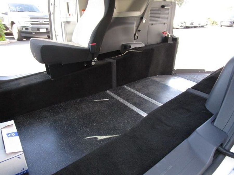 New 2025 Toyota Sienna Hybrid LE - Vantage Mobility Commercial Rear Entry Entry Fold Out Manual Ramp