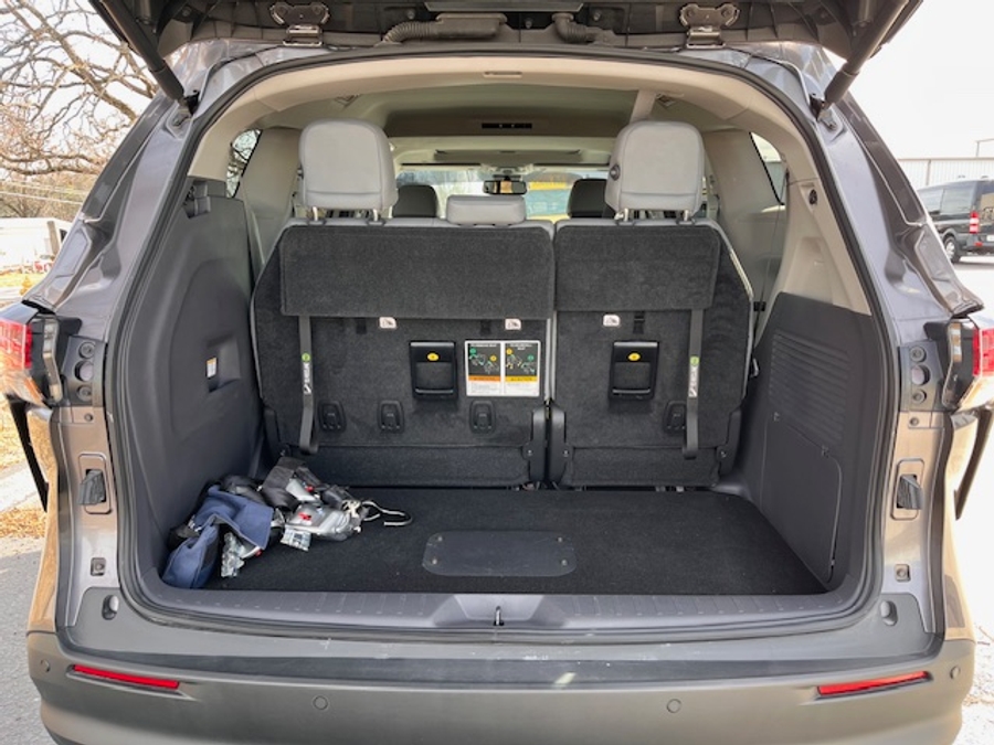 Used 2022 Toyota Sienna Hybrid XLE Base - BraunAbility Side Entry Entry Fold Out Automatic Ramp