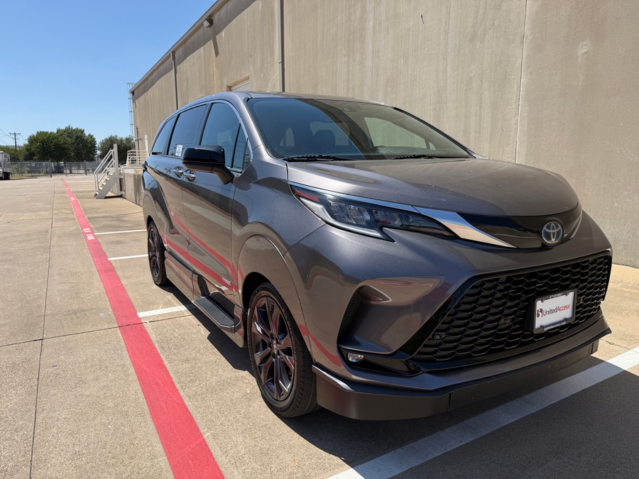Used 2021 Toyota Sienna Hybrid XSE - VMI Side Entry In Floor Automatic Ramp