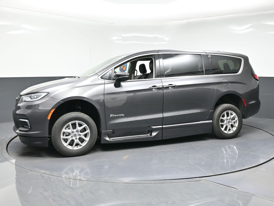 Used 2023 Chrysler Pacifica Touring L - BraunAbility Side Entry Fold Out Automatic Ramp