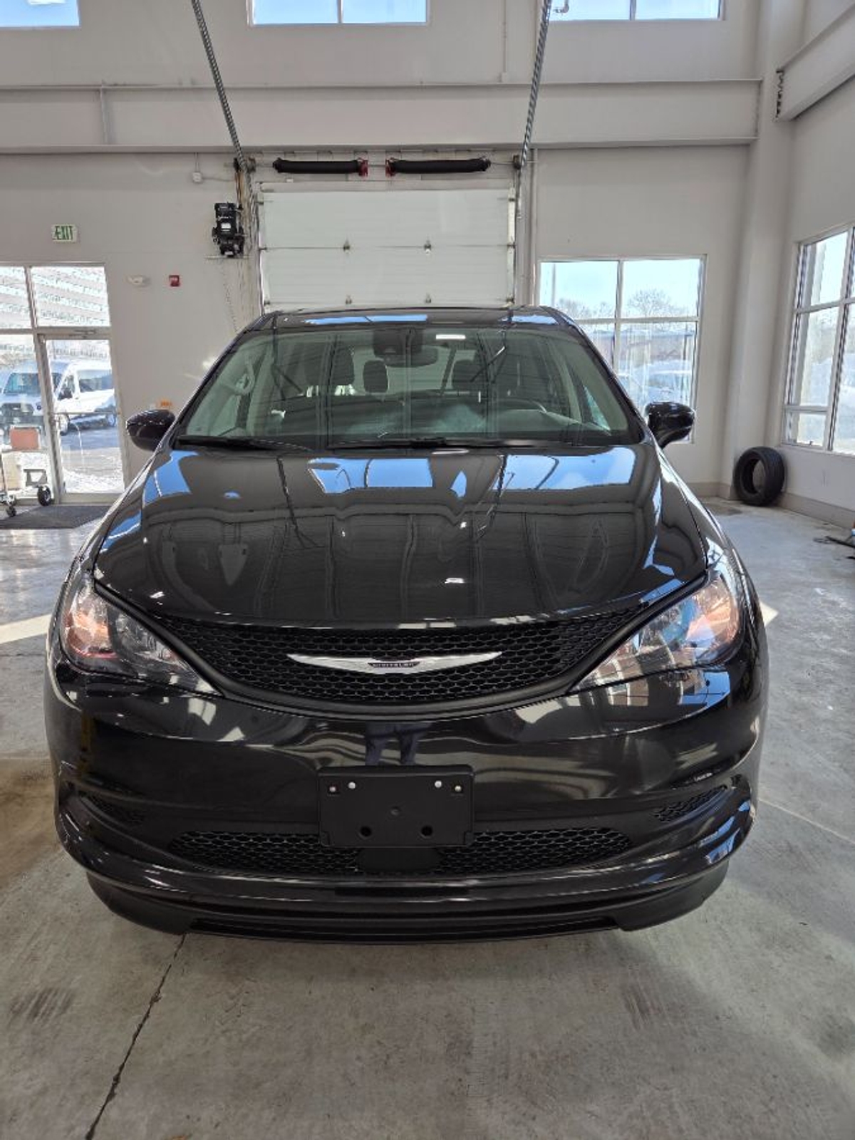 2023 CHRYSLER VOYAGER - Image 2