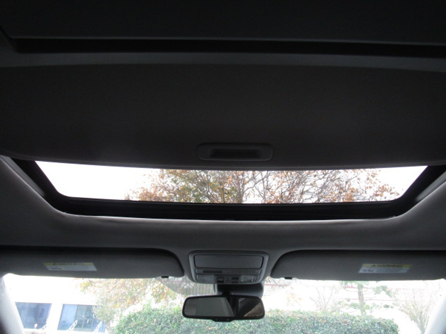 Used 2015 Honda Odyssey Touring Elite - VMI Side Entry Entry In Floor Automatic Ramp