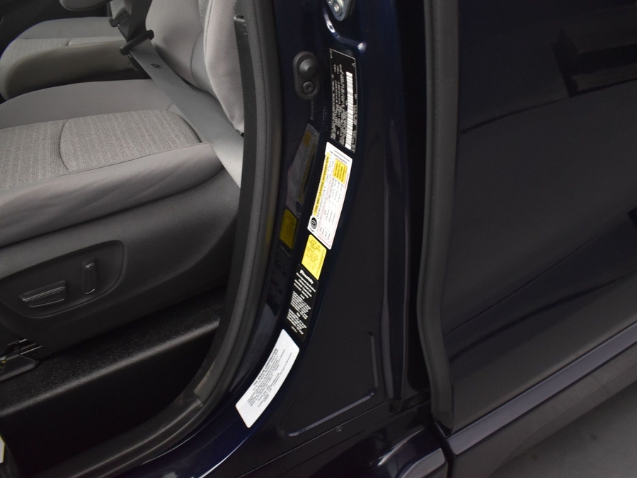 New 2025 Toyota Sienna Hybrid LE - BraunAbility Side Entry Entry Fold Out Automatic Ramp