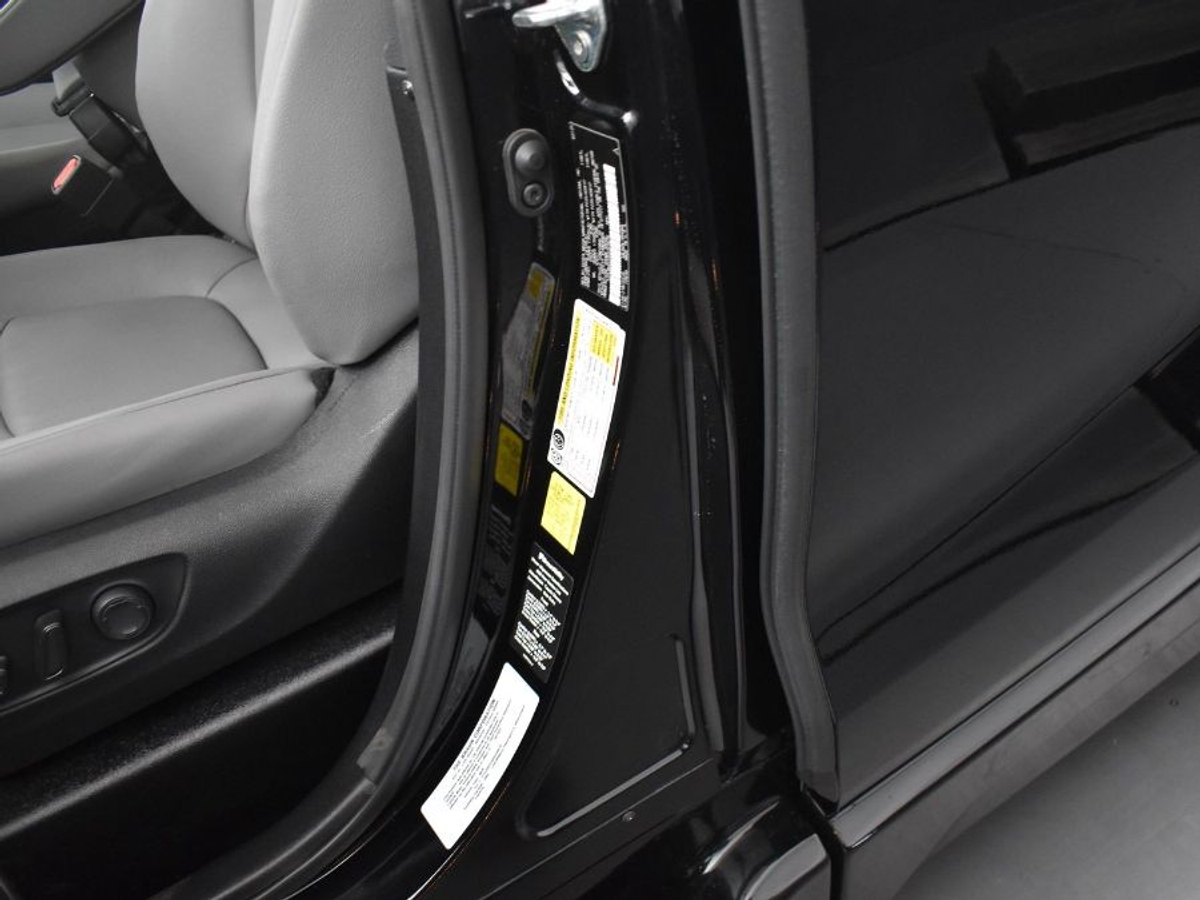 2025 TOYOTA SIENNA - Image 12