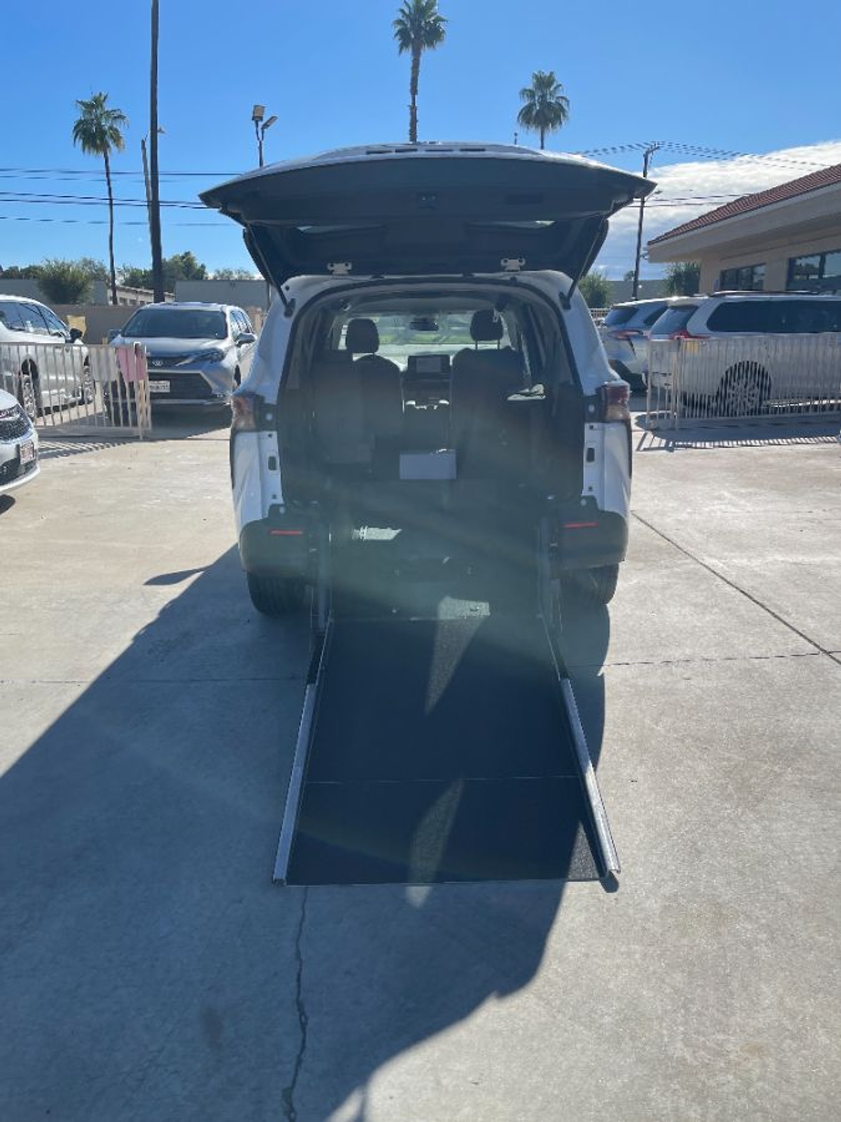 2024 TOYOTA SIENNA - Image 8