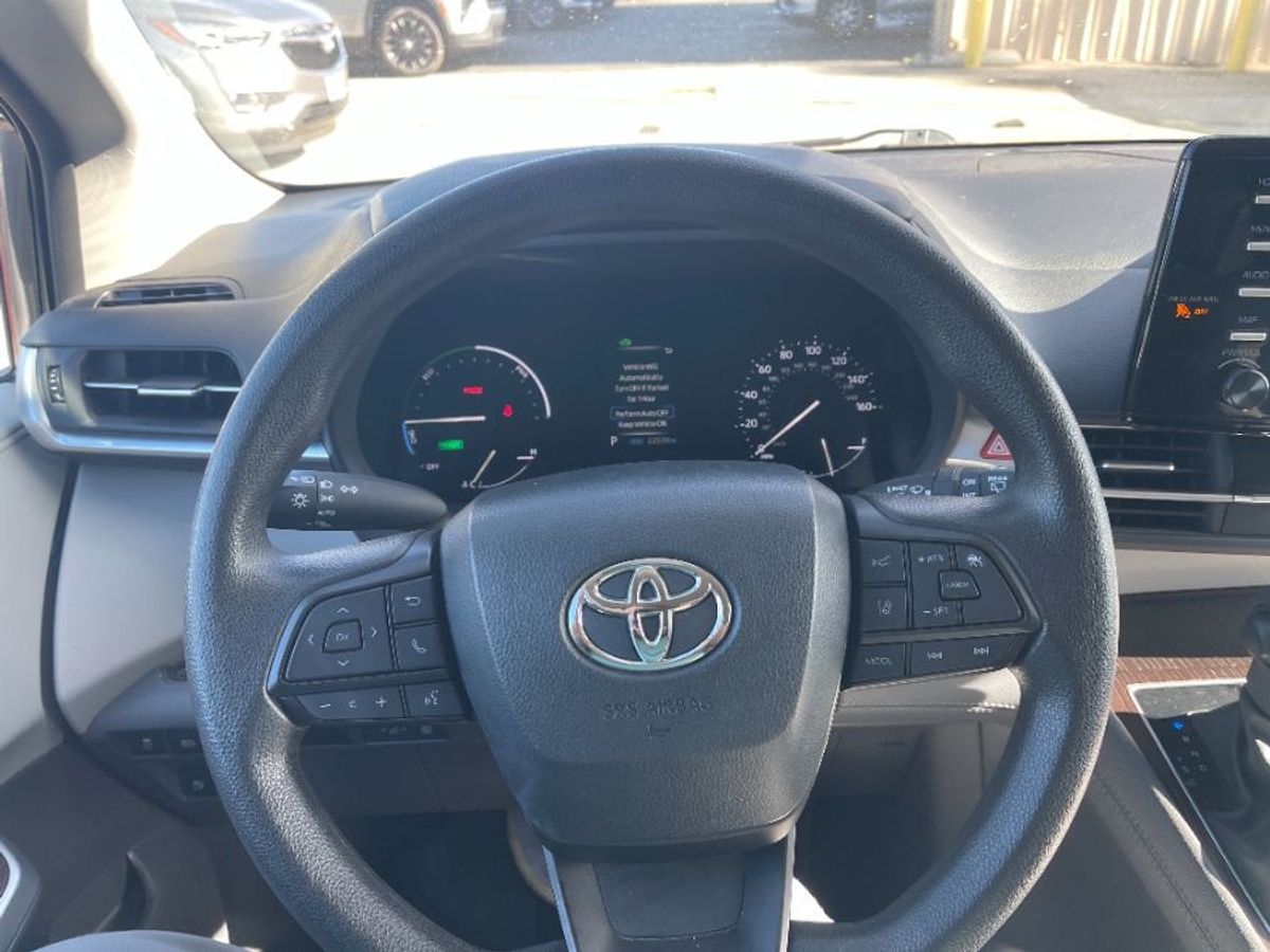 2023 TOYOTA SIENNA - Image 6