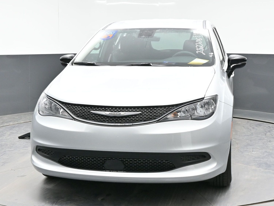 New 2026 Chrysler Voyager LX - BraunAbility Side Entry Entry Fold Out Manual Ramp