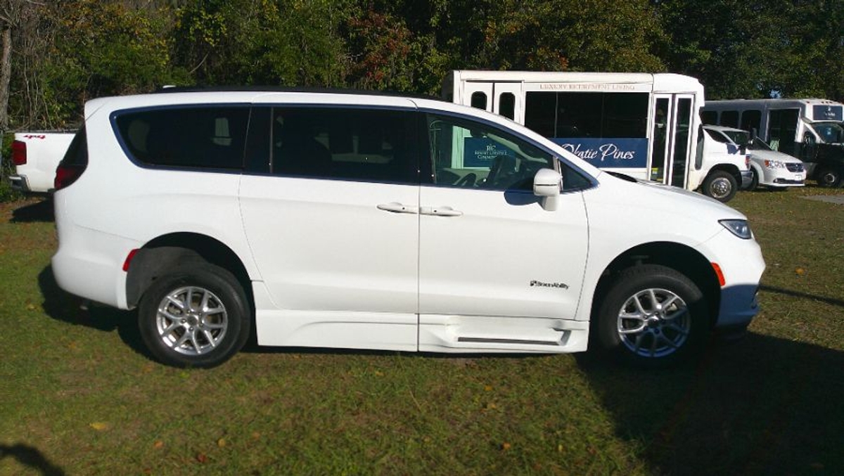 2022 CHRYSLER PACIFICA - Image 7