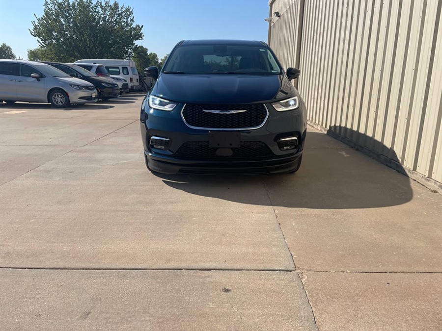 Used 2024 Chrysler Pacifica Touring L - BraunAbility Side Entry Fold Out Automatic Ramp