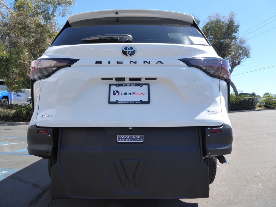 New 2026 Toyota Sienna Hybrid LE - Vantage Mobility Rear Entry Fold Out Manual Ramp