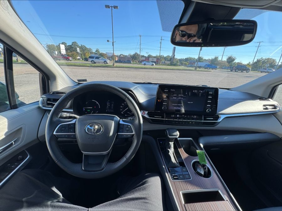 2024 TOYOTA SIENNA - Image 7