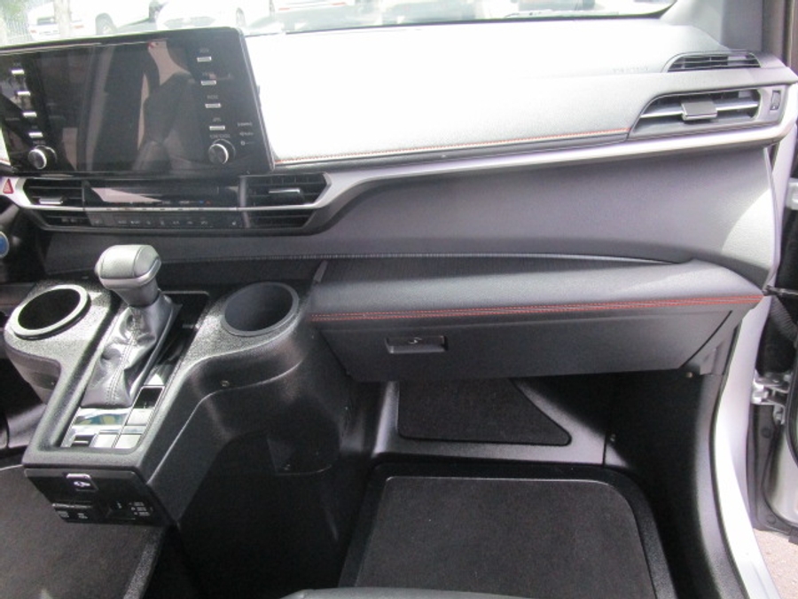 Used 2023 Toyota Sienna Hybrid XSE Sport - BraunAbility Side Entry Entry Fold Out Automatic Ramp