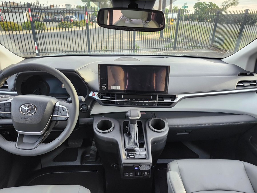 Used 2025 Toyota Sienna Hybrid XLE - BraunAbility Side Entry Entry Fold Out Automatic Ramp