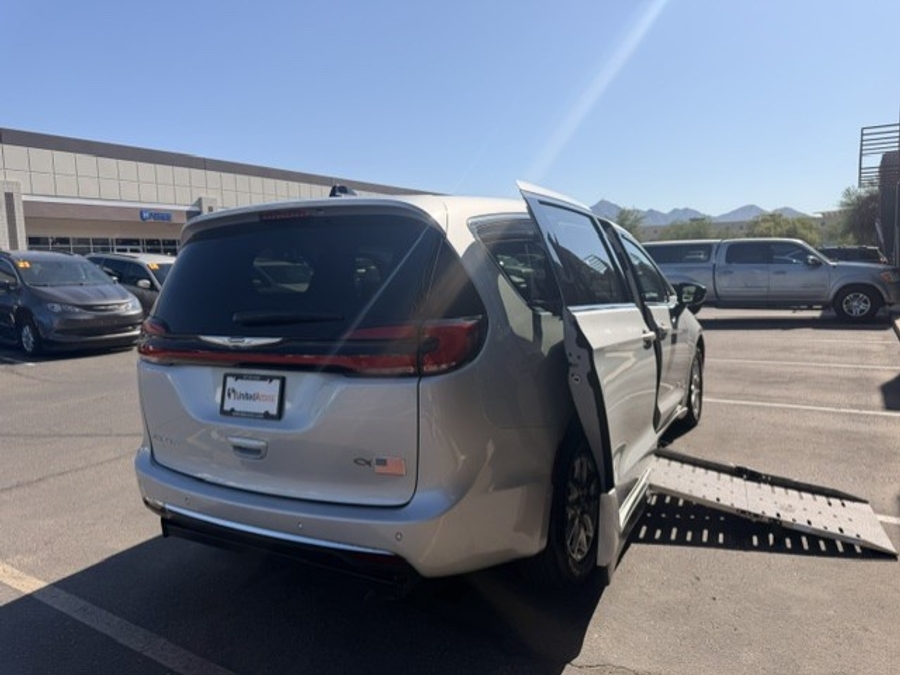 Used 2024 Chrysler Pacifica Touring - Driverge Side Entry Fold Out Automatic Ramp