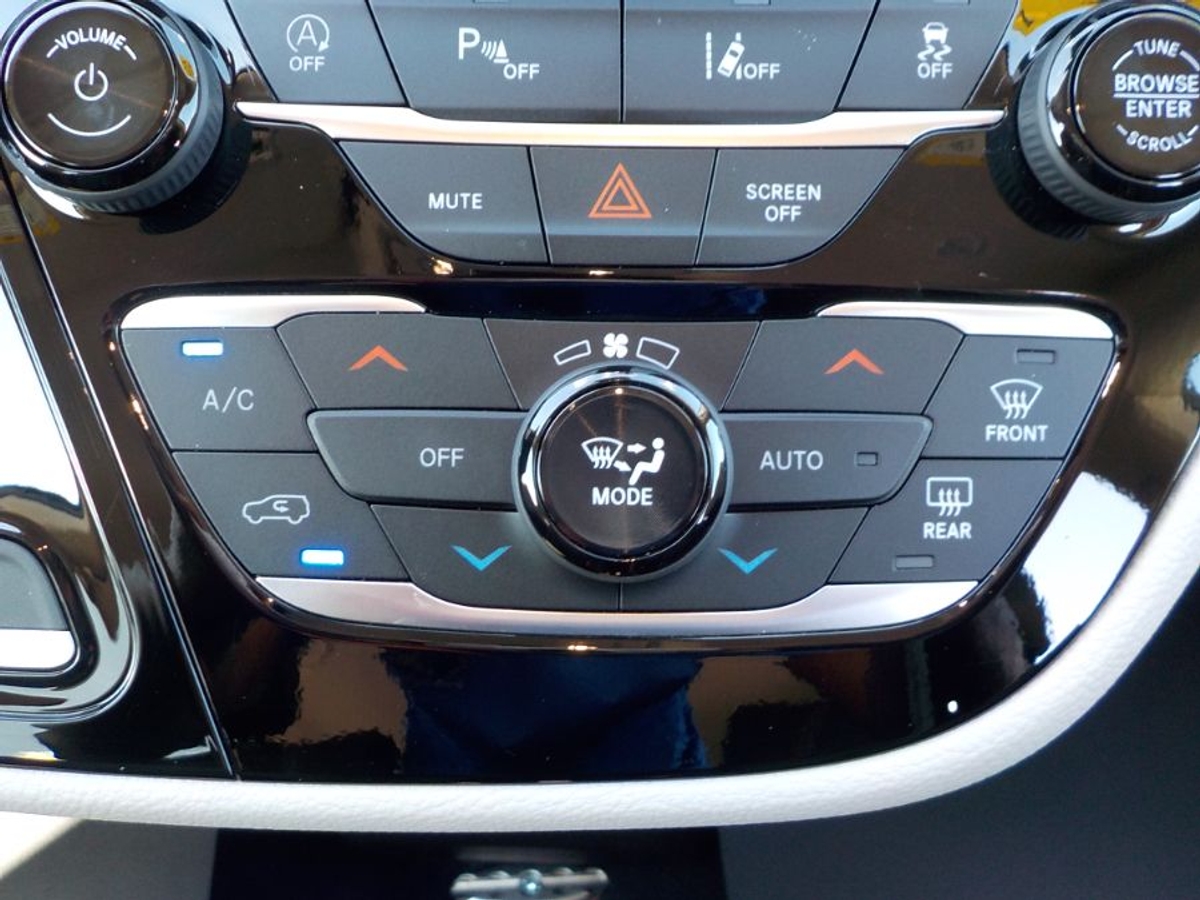 2024 CHRYSLER PACIFICA - Image 31