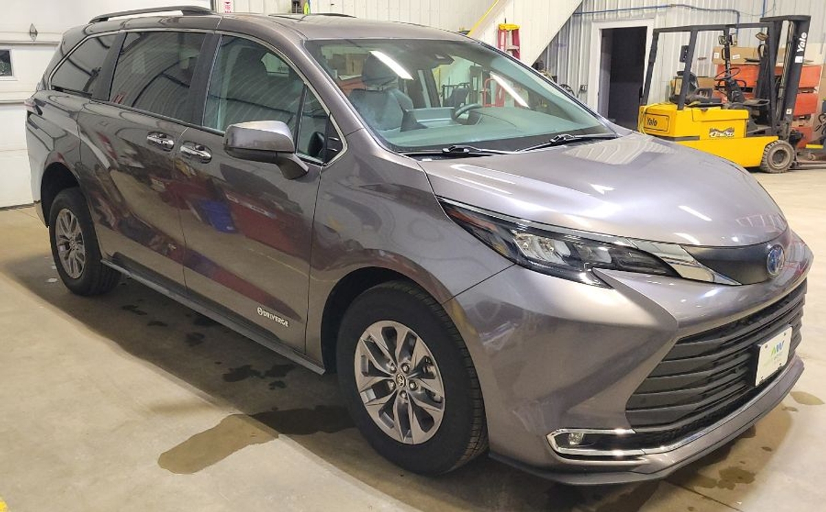 2024 TOYOTA SIENNA - Image 6