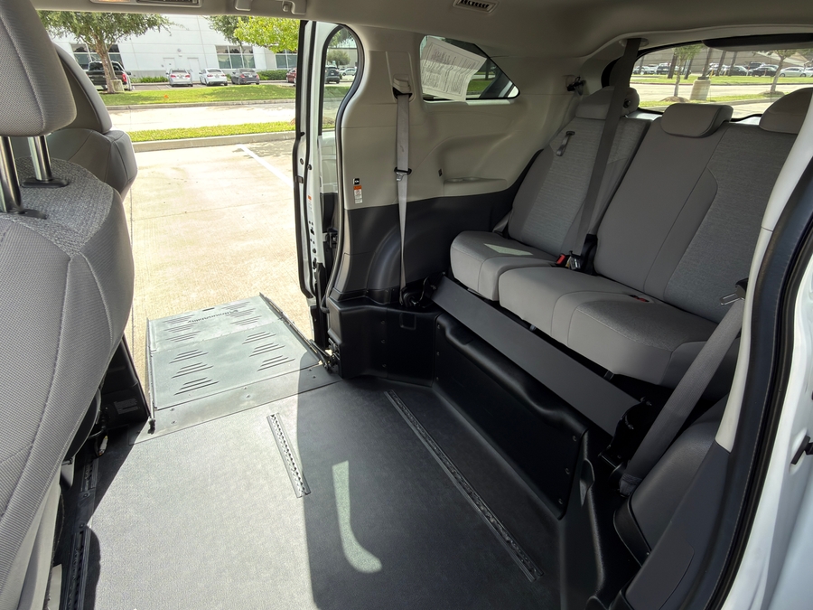 Used 2024 Toyota Sienna Hybrid LE Base - BraunAbility Side Entry Fold Out Automatic Ramp