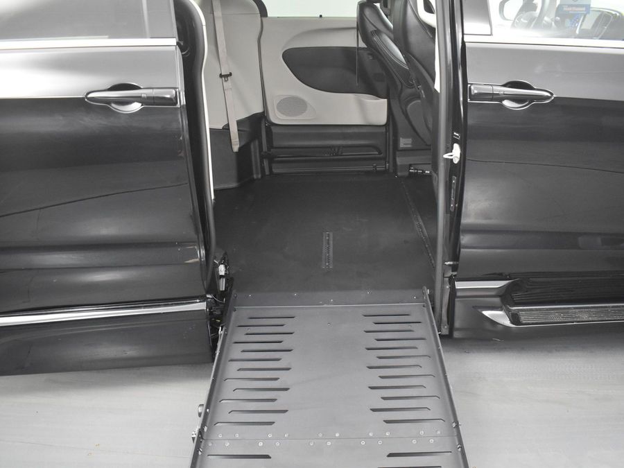 Used 2024 Chrysler Pacifica Touring L - BraunAbility Side Entry Entry Fold Out Automatic Ramp