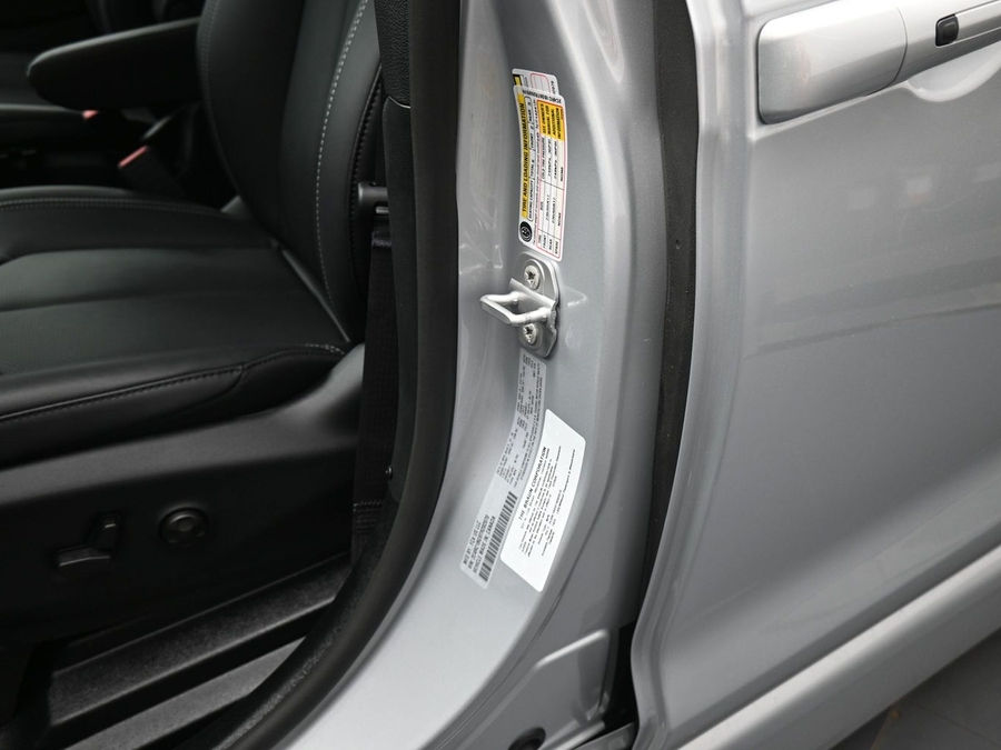 New 2026 Chrysler Pacifica Select Safety - BraunAbility Side Entry Entry Fold Out Automatic Ramp