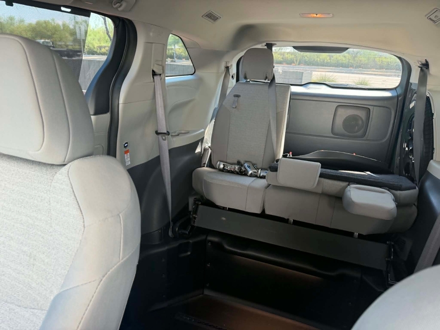 Used 2024 Toyota Sienna Hybrid LE - BraunAbility Side Entry Fold Out Automatic Ramp