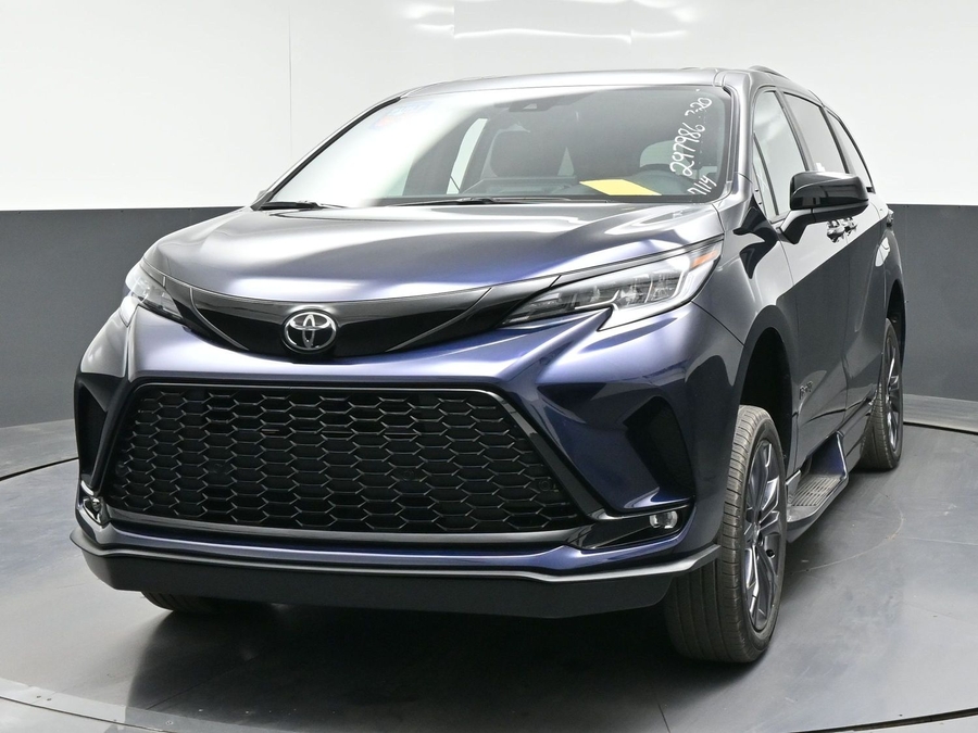 New 2026 Toyota Sienna Hybrid XSE Sport - BraunAbility Side Entry In Floor Automatic Ramp