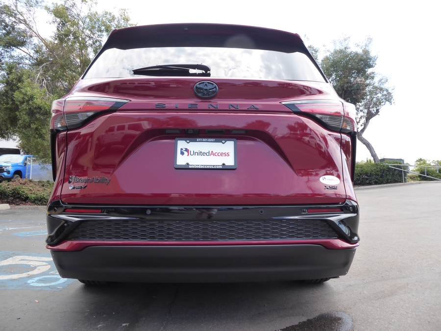 New 2026 Toyota Sienna Hybrid XSE Sport - BraunAbility Side Entry Fold Out Automatic Ramp
