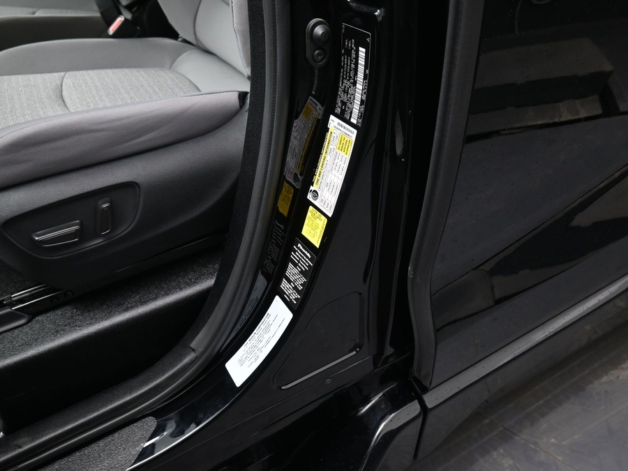 Black Toyota Sienna image number 16