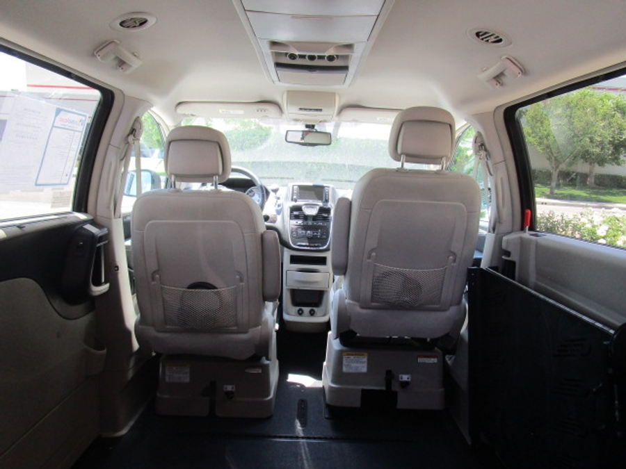 Used 2015 Chrysler Town and Country Touring-L - El Dorado Side Entry Entry Fold Out Automatic Ramp