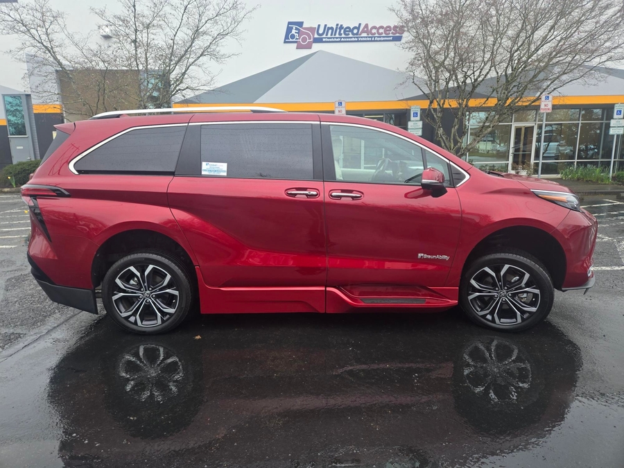 Used 2025 Toyota Sienna Hybrid Platinum - BraunAbility Side Entry Entry Fold Out Automatic Ramp